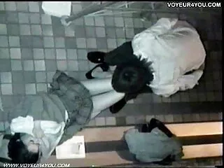 金髪の女の子が黒い陰茎に立つようにしましょう 女の子 用 エロ 動画