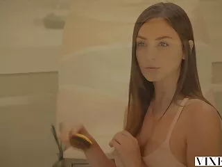 しっかりと小さな手、彼の愛人のメンバー 女の子 の ため の エッチ な 無料 動画